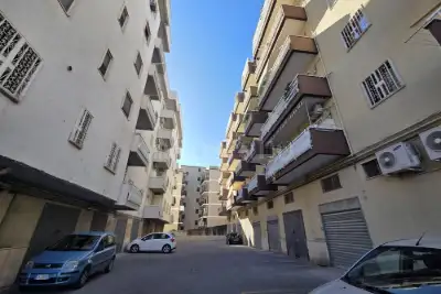 Box in affitto, Via Nicola Romeo, Napoli