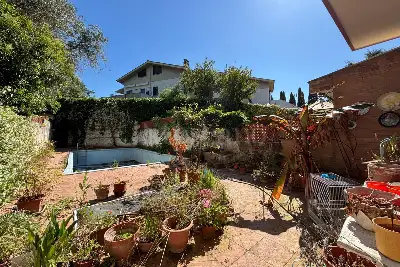 Villino a Schiera in vendita, Via Ernesto Basile, Roma