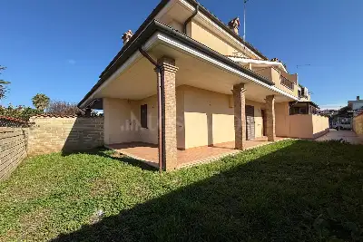 Villa Plurifamiliare in vendita, Via Glasgow, Ladispoli