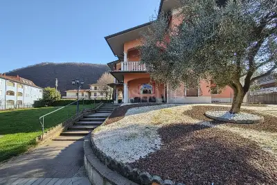 Villa in vendita, Via F. Petrarca, Sarezzo