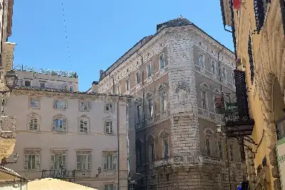 Casa in vendita, Via del Governo Vecchio, Roma