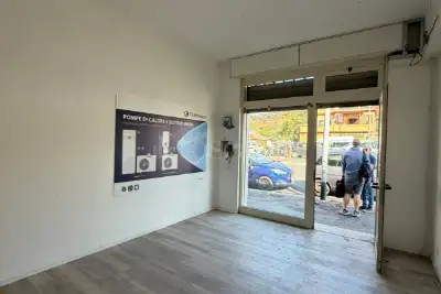 Store for rent, Via Tuscolana, Roma