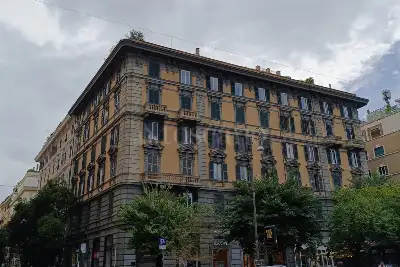 Negozio in affitto, Piazza Cola di Rienzo, Roma