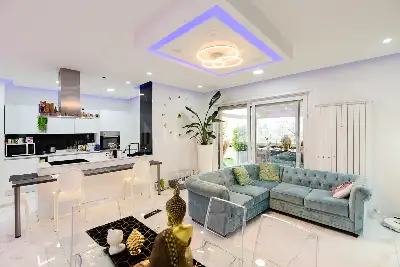 Casa in vendita, Via Salvatore Quasimodo, Como