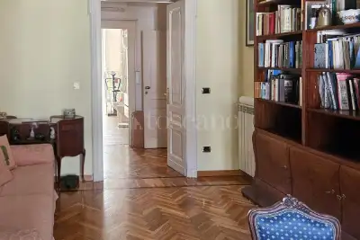 Casa in vendita, Via Santa Lucia, Napoli