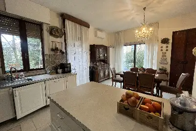 Casa in vendita, Via Angelo Bisi, Milano