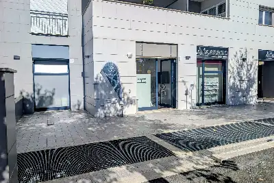 Negozio in vendita, Viale Hugo Pratt, Roma