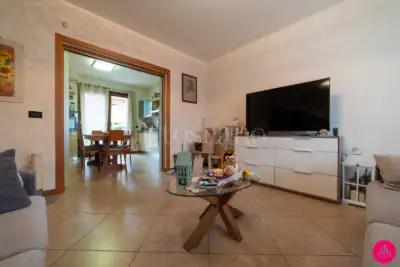 Villino a Schiera in vendita, Via della Chiesa, Prata di Pordenone