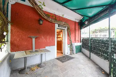 Palazzo in vendita, Via Como, Erba