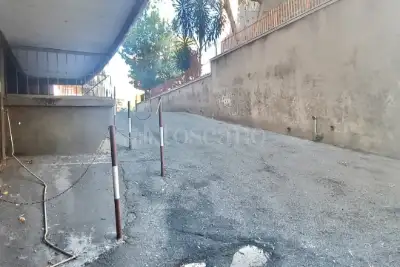 Box in vendita, Largo Gaetano la Loggia, Roma