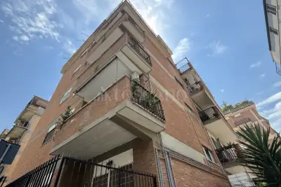 Casa in vendita, Via Lamporecchio, Roma