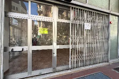 Negozio in vendita, Via di Santa Zita, Genova