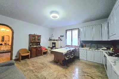 Villa in vendita, Via F. Petrarca, Sarezzo