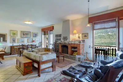 Villa in vendita, Via Farioli, Porto Ceresio