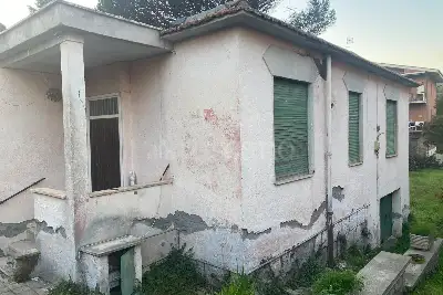 Casa Indipendente in vendita, Isola Farnese, Roma