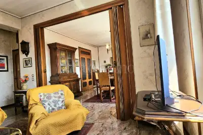 Casa in vendita, Via Montello, Brescia