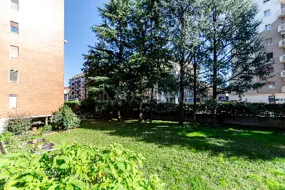 Casa in vendita, Via Lario, Milano