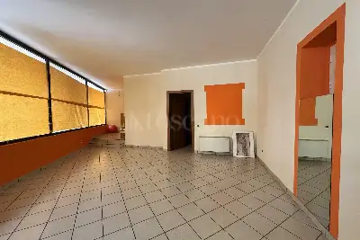 Negozio in vendita, Via Giuseppe Sirtori, Lecco