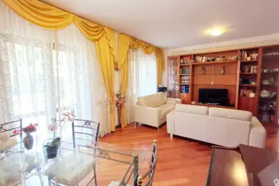 Villino a Schiera in vendita, Via di Marco Simone, Roma