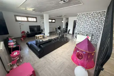 Casa Indipendente in vendita, Via Treviso, Pomezia