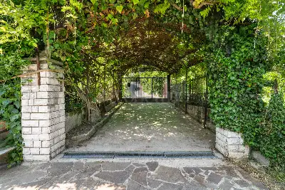 Villa Bifamiliare in vendita, Via Monte Tapino, Moniga del Garda