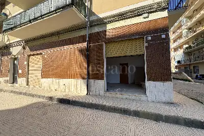 Negozio in vendita, Via Michele Bonanno, Siracusa