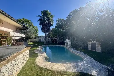 Villa in vendita, Via Torcegno, Roma