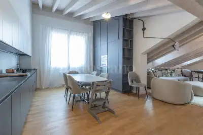 Casa in vendita, Via Marco Polo, Milano