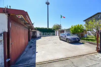Casa Indipendente in vendita, Via Spluga, Cantù
