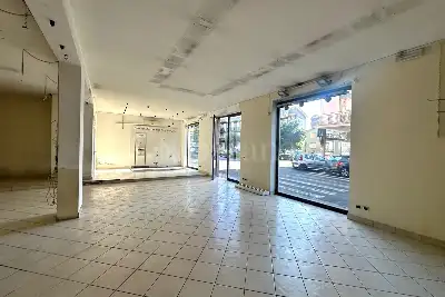 Negozio in affitto, Corso San Vito, Mascalucia