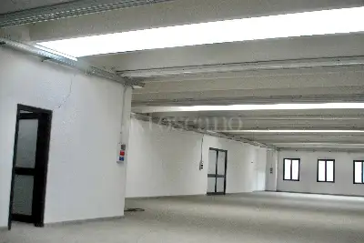 Negozio in affitto, Via Francesco Tedesco, Avellino