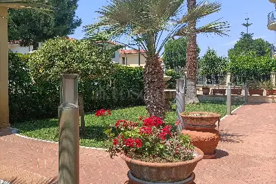 Casa in affitto, Via Svizzera 20, Pineto