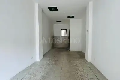 Negozio in affitto, Via Giosuè Carducci, Avellino