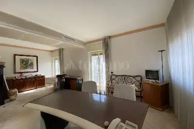 Casa in vendita, Via Roberto da Bari, Bari