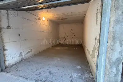 Box in vendita, Via Vasari , Monza