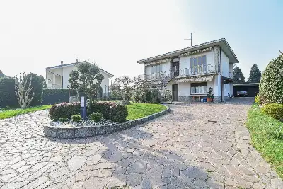 Casa in vendita, Via Benvenuto Cellini, Cantù