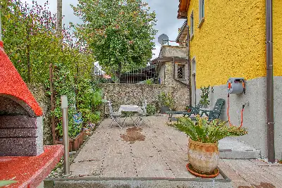 Palazzo in vendita, Via G. Andreani, Valganna