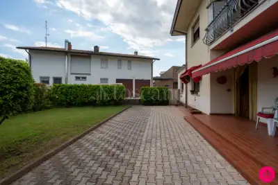 Villa Bifamiliare in vendita, Via Pastrengo, Fontanafredda