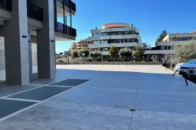 Negozio in affitto, Viale Gianluigi Bonelli, Roma