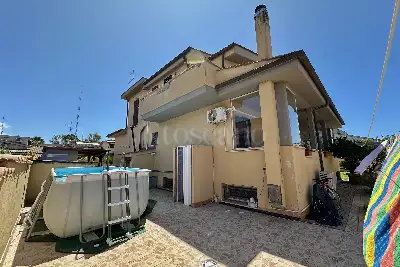 Villa in vendita, Via Dei Glicini , Ladispoli