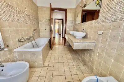 Casa in vendita, Via Vitaliano Rotellini, Roma