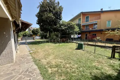 Villa Plurifamiliare in vendita, Via delle Nazioni Unite, Bagnolo Mella