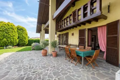 Villa in vendita, Via Fratelli Rosselli, Lograto