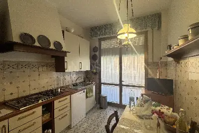 Casa in vendita, Viale Montegrappa, Prato