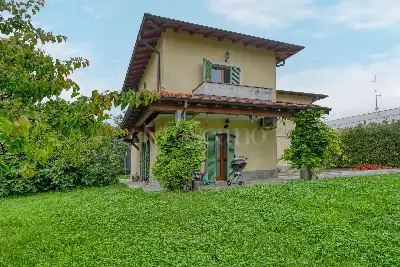Villa in vendita, Via Vecchia Tramvia, Cunardo