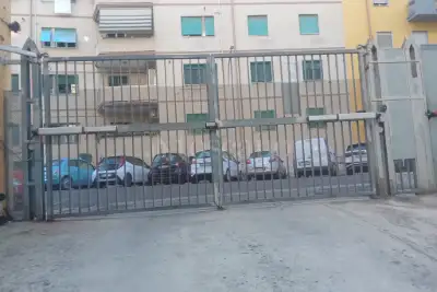 Box in vendita, Piazza Quinto Curzio, Roma