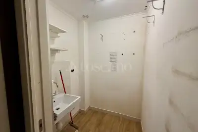 Negozio in affitto, Piazza Cola di Rienzo, Roma