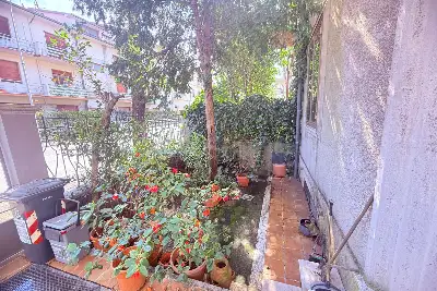 Villino a Schiera in vendita, Via Sem Benelli, Prato