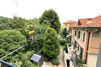 Casa in vendita, Via Achille Bizzoni, Milano