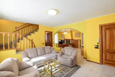 Villa in vendita, Via Gaetano Casati, Besana in Brianza